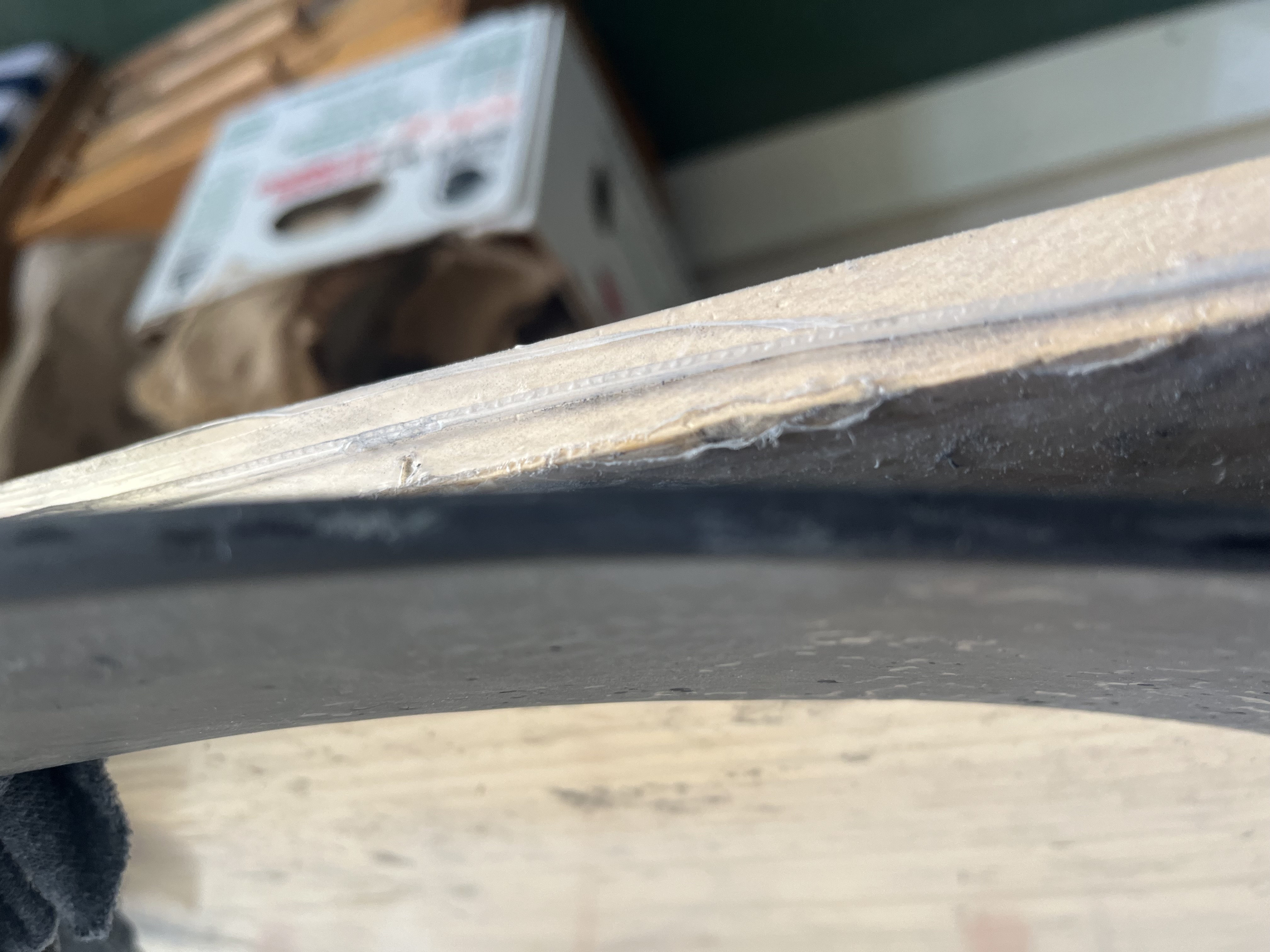 Sealed bottom edge of the repaired blade